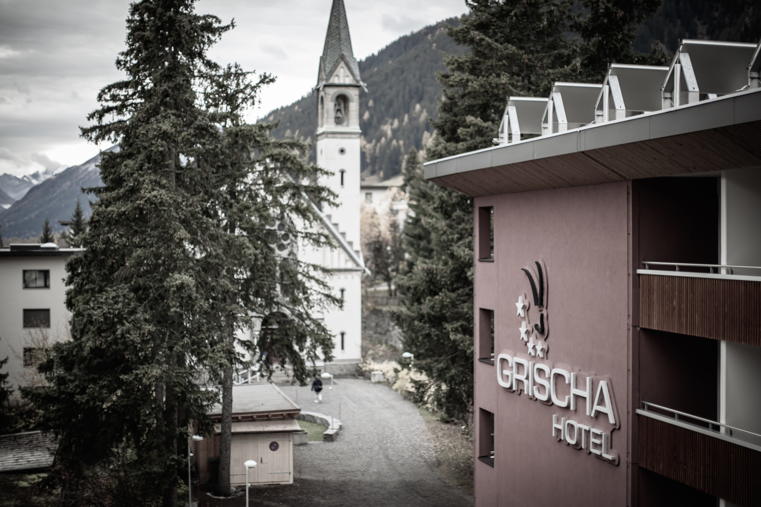 Aussenansicht Grischa Hotel